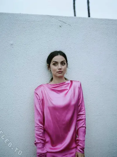 Ana de armas topless