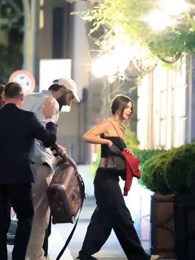 Emily Ratajkowski Nude Pics And LEAKED Porn – May 2023 NEWS