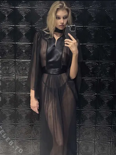 Stella Maxwell legs