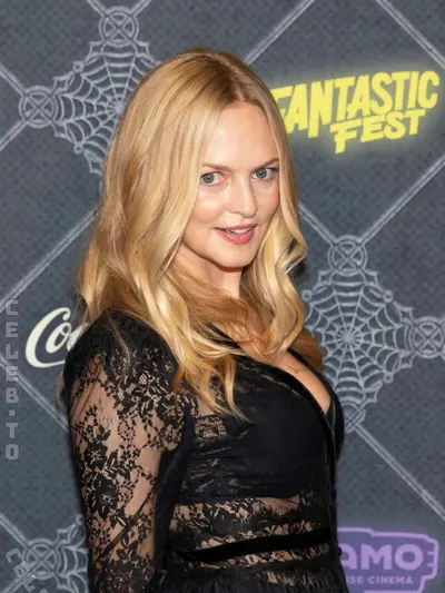 Heather Graham Nude in Explicit Sex Scenes