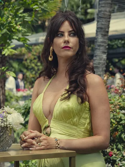 Kaya Scodelario legs