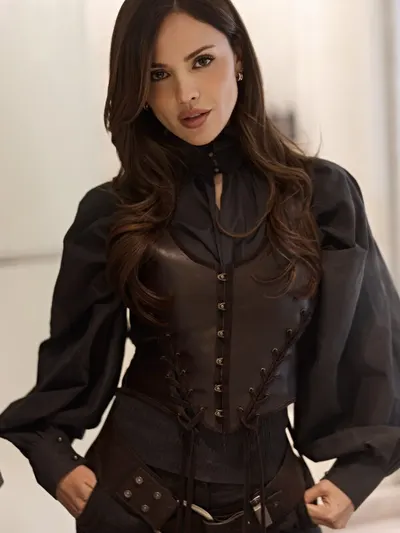 Eiza González legs
