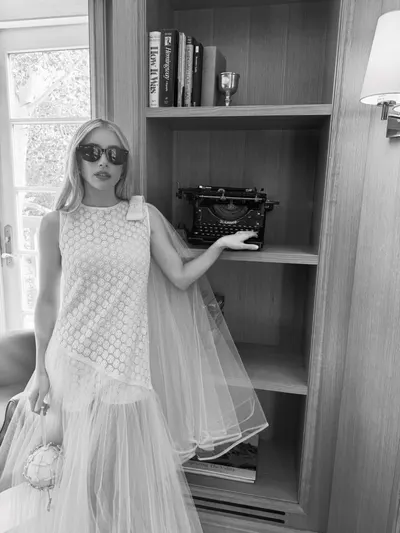 Emma Roberts legs