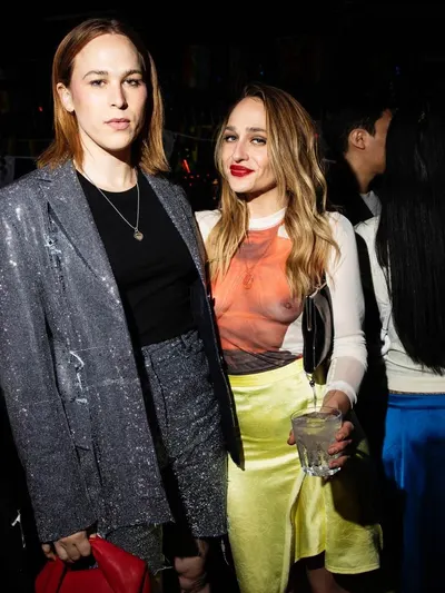 Jemima Kirke legs