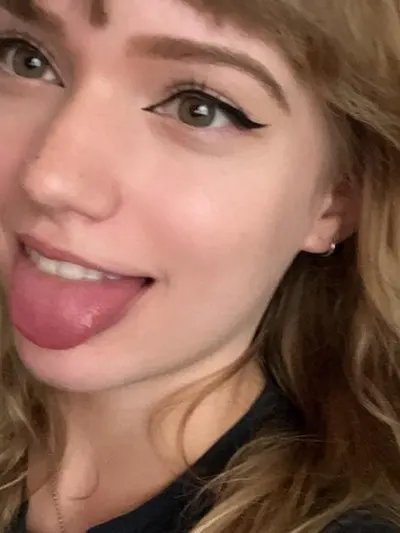 Mikah Lynn Nude Selfie Photos Released
