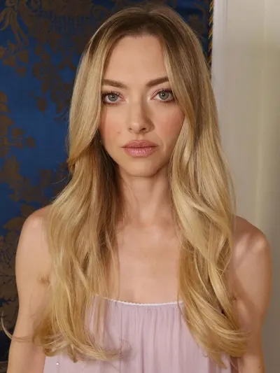 Amanda Seyfried boobs