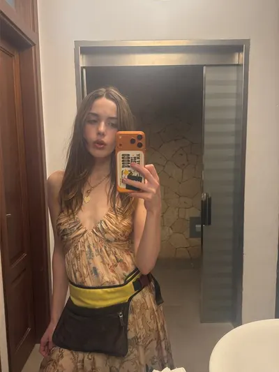 Kiernan Shipka Nude & Sexy Pics – Plus Naked Scene