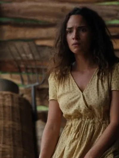 Adria Arjona boobs