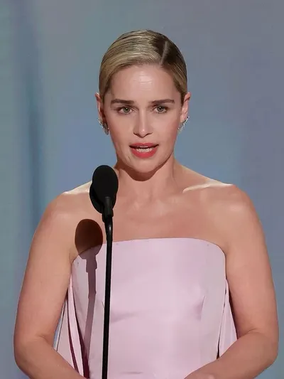 Emilia Clarke boobs