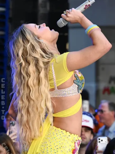 Zara Larsson Hot (2 Photos)