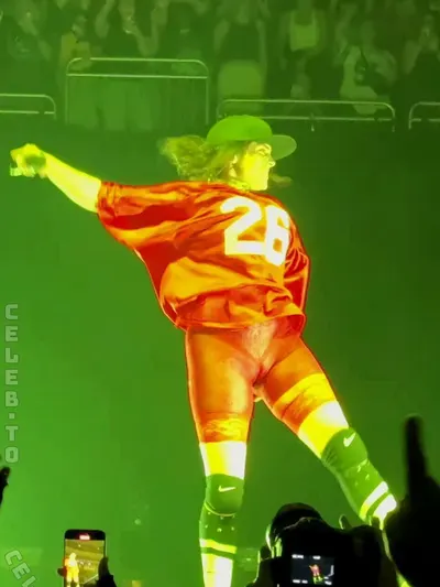 Billie Eilish Nude LEAKED Pics & Sex Tape Porn [NEW 2023]