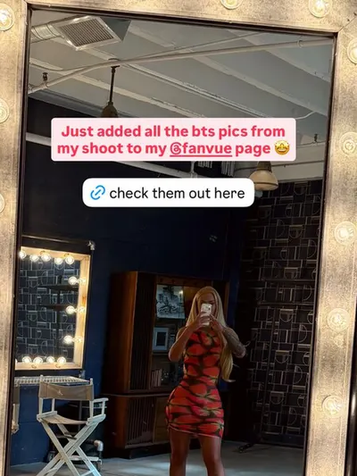 Iggy Azalea boobs
