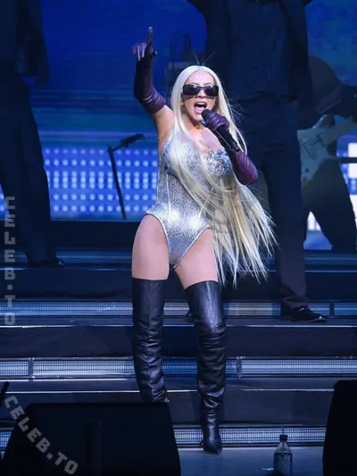 Christina Aguilera boobs