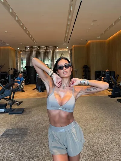 Elisabetta Gregoraci boobs