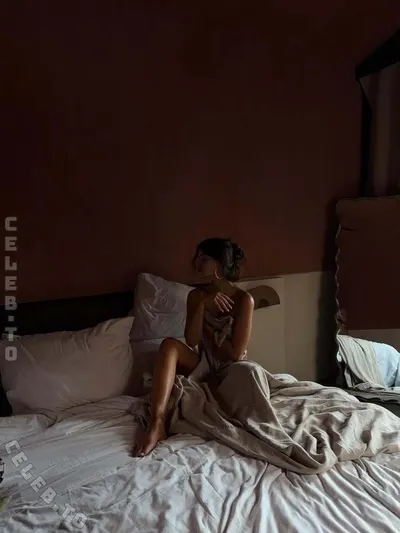Ella Cervetto Nude Selfie Photos Released