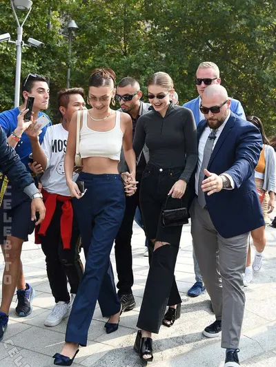 Gigi Hadid boobs