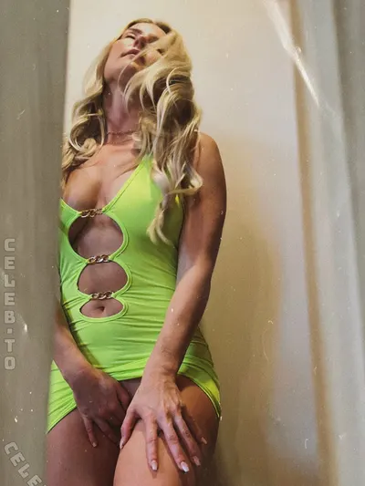 Kat Wonders Nude Pool Sunbathing Onlyfans Set Leaked – Influencers Gonewild
