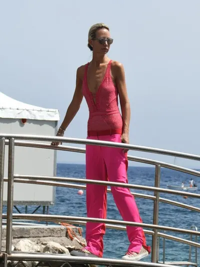 Lady Victoria Hervey boobs