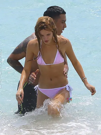 Bella Thorne boobs
