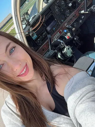 becca_aviatrix / imbeccad Nude Leaks OnlyFans  – Leaked Models