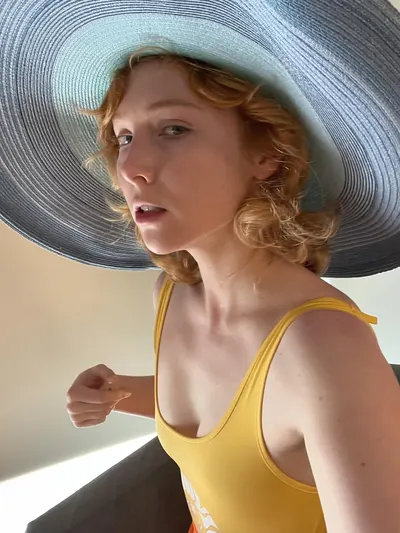 Molly Quinn boobs