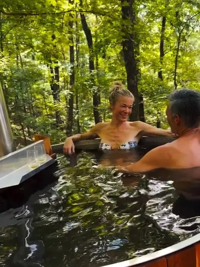 LeAnn Rimes boobs