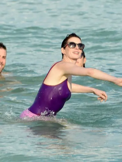 Anne Hathaway Sexy – Vanity Fair April 2024 Issue (9 Photos)