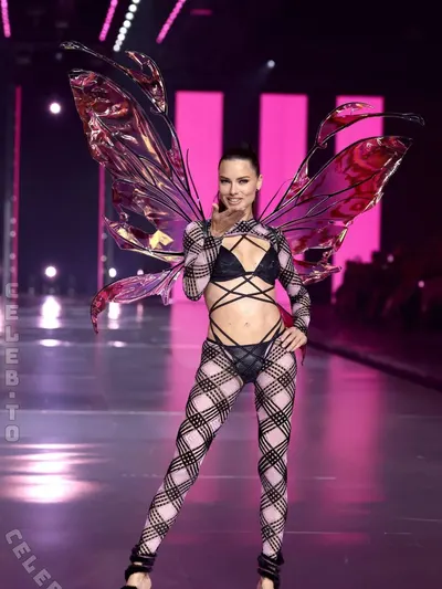 Adriana Lima / AdrianaLima / adrivainilla Nude Leaks OnlyFans  – Leaked Models