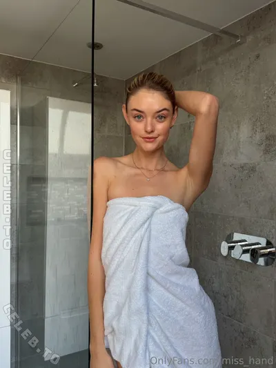 Willow Hand Sexy OnlyFans (New Video)