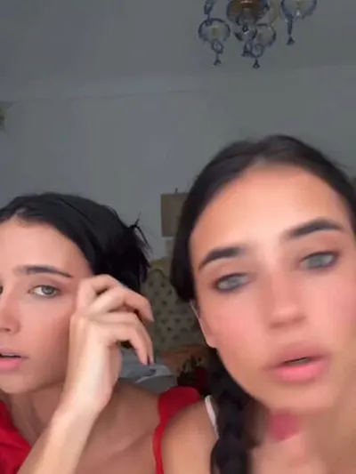 Elisa & Renne Herbert Twins / reneeherbert_ Nude Leaks OnlyFans  – Leaked Models