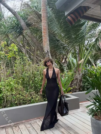 Halle Berry Topless (5 Photos)
