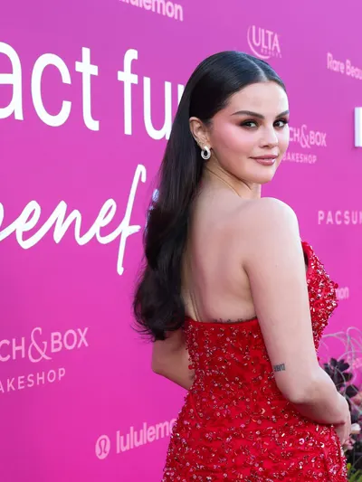 Selena Gomez Sexy (6 New Photos)