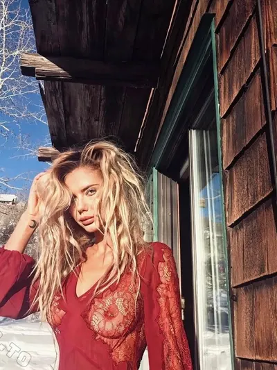 Sahara Ray butts