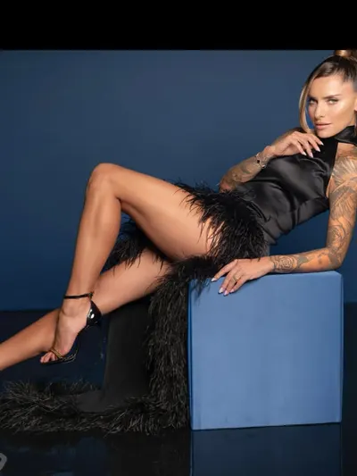 Sophia Thomalla butts