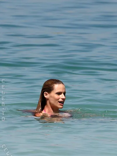 Michelle Hunziker butts