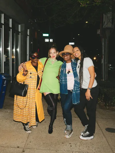 Jemima Kirke butts
