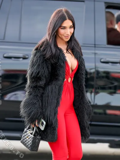 Chantel Jeffries legs