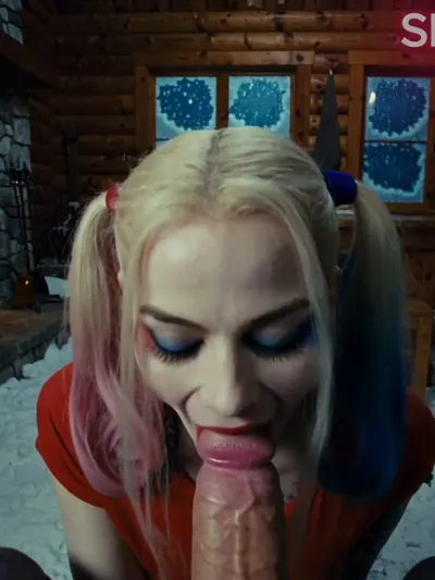 Margot Robbie hands