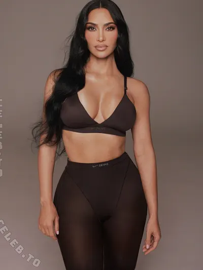 Kim Kardashian legs