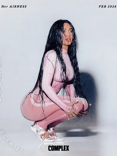 Kim Kardashian hands
