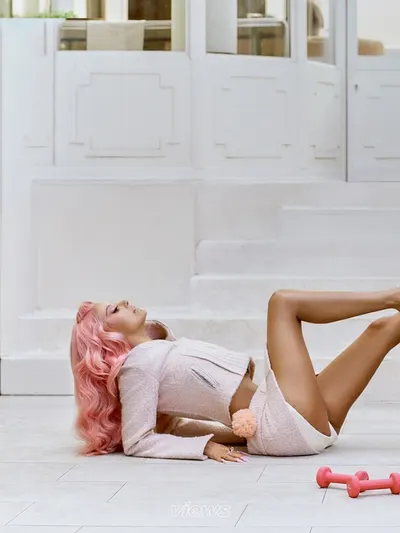 Zahia Dehar hands
