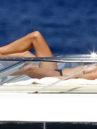 Cindy Crawford hands