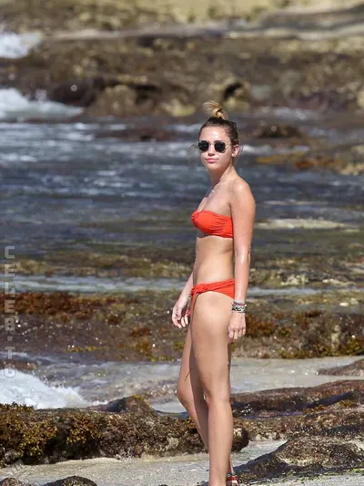 Miley Cyrus hands