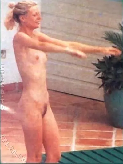 Gwyneth Paltrow hands