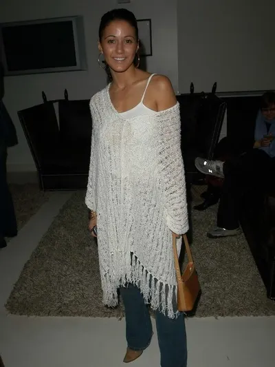 Emmanuelle Chriqui hands