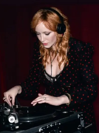 Christina Hendricks nude leaked photos