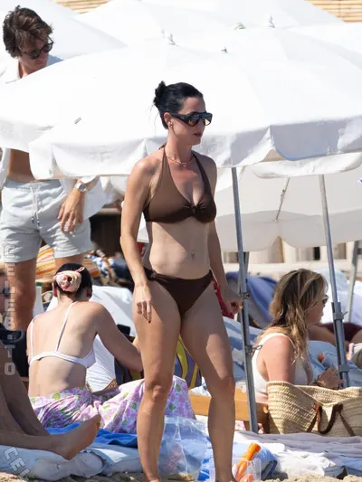 Katy Perry nude leaked photos