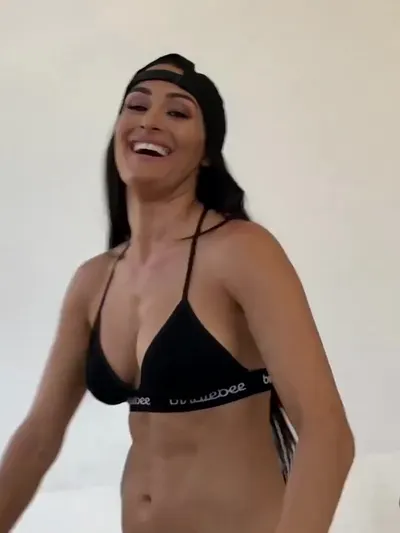 Nikki Bella nude leaked photos