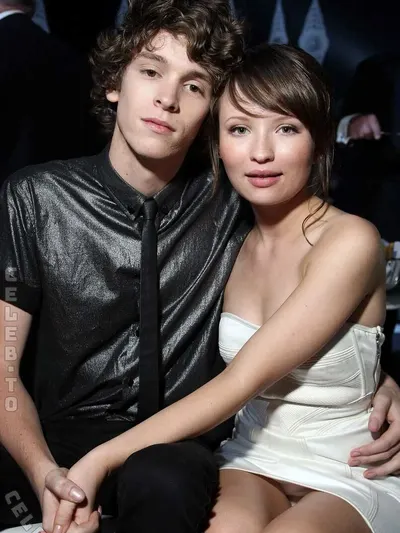 Emily Browning nude leaked photos