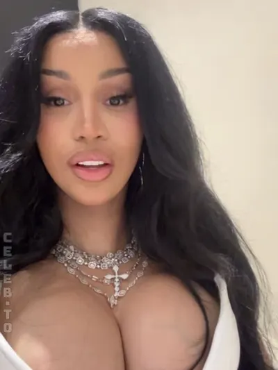Cardi B Ass To Fan Face Video Leaked – Influencers Gonewild